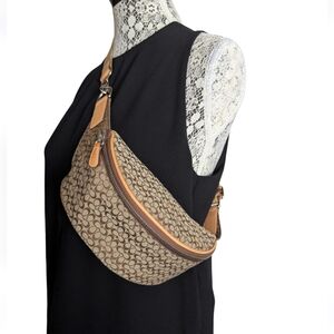 HP. Coach Signature Print Cross Body Fanny Pack